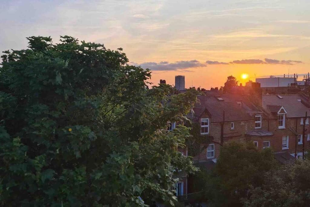 Apartment Family Clapham Common Park London