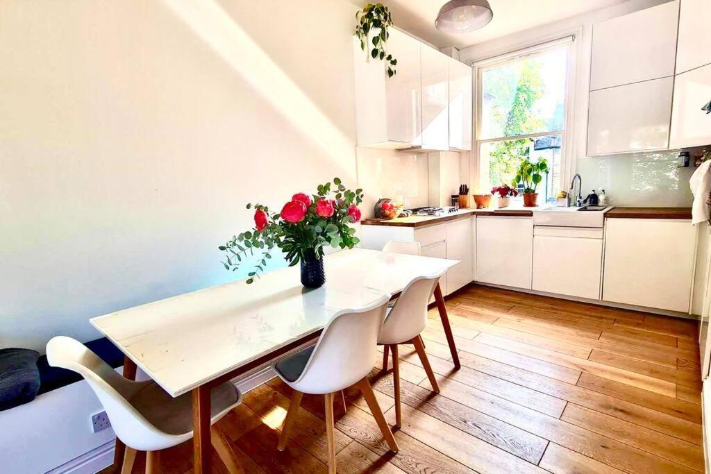 Family Clapham Common Park Apartment *
